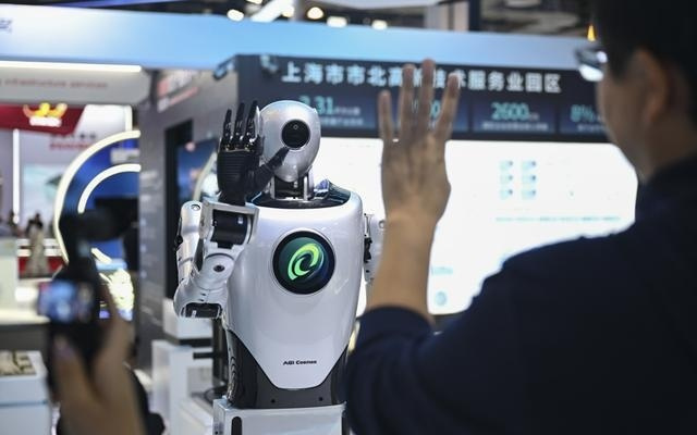 2025世界人工智能大会首日：看懂AI的过去、现在和未来