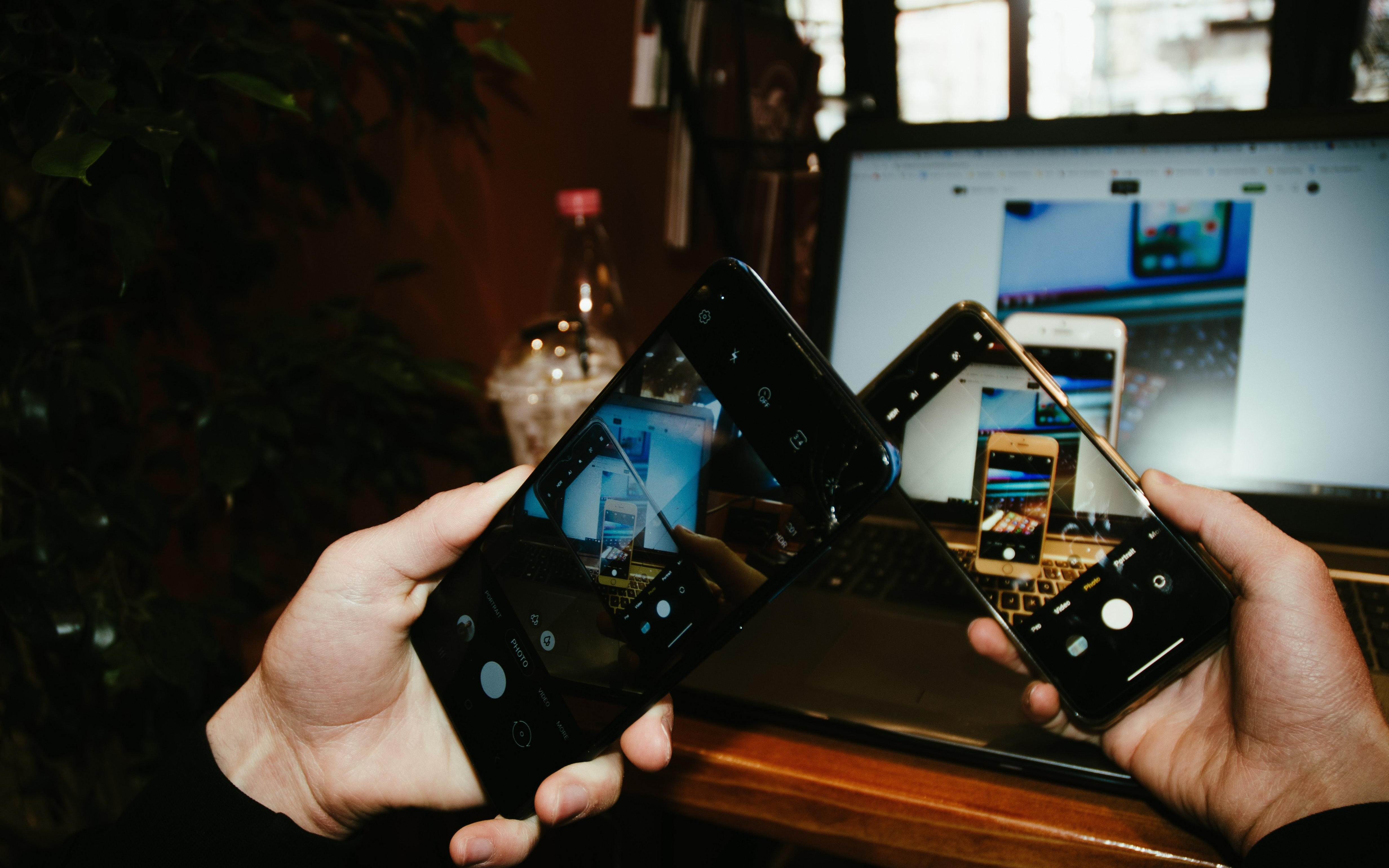 终端市场集体喊“涨” 手机面板持续走“跌”