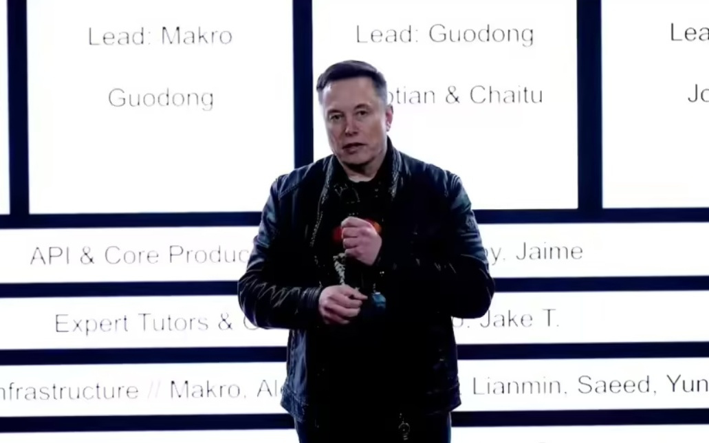 马斯克公布 xAI 新组织架构，提出月球人工智能卫星工厂构想