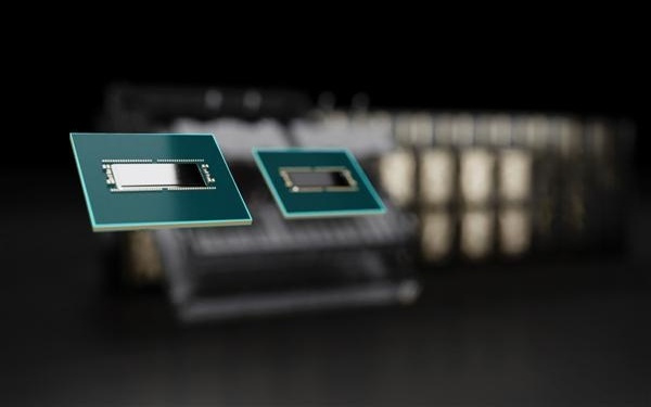 NVIDIA黄仁勋自曝：正与政府讨论向中国出售Blackwell GPU！愿意上交利润