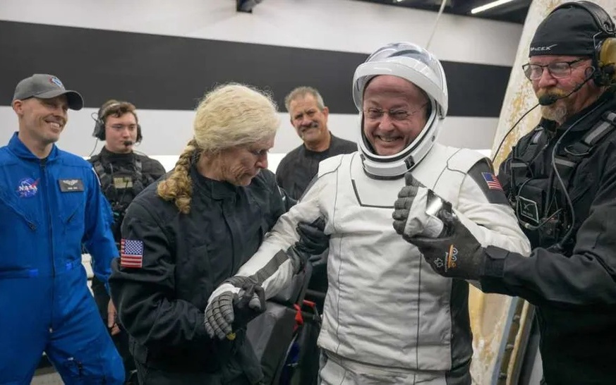 美国宇航员国际空间站紧急撤离原因披露：突然失语，原因至今不明