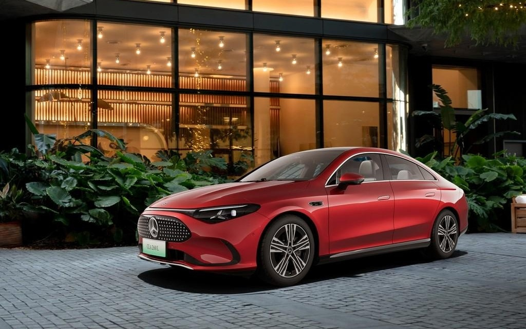 北京车展纯电GLC全球首秀、S级换代，奔驰展示全矩阵新品