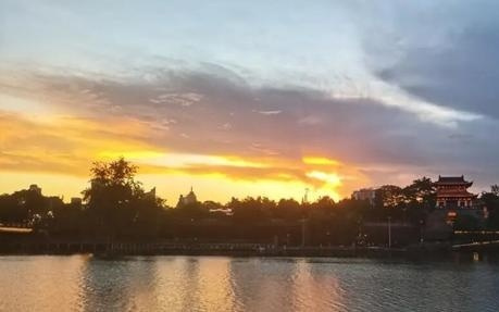 春节假期还没开始，已经收到爸妈用AI生成的拜年祝福