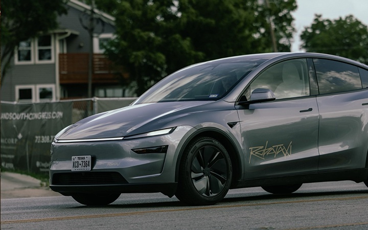 特斯拉全无人Robotaxi上线！奥斯汀全域可用，车队规模仅20辆