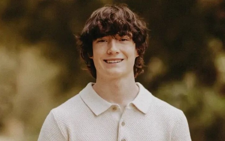 每天都和 AI 聊天，你可能已经是个「神经病」