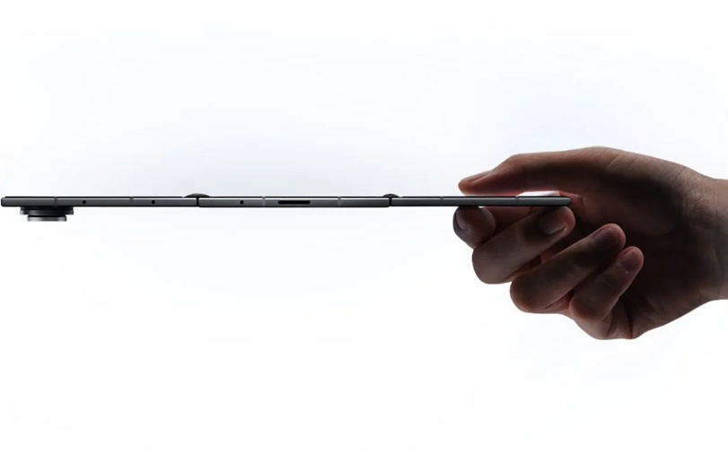 抢在苹果之前，三星推出三折叠手机