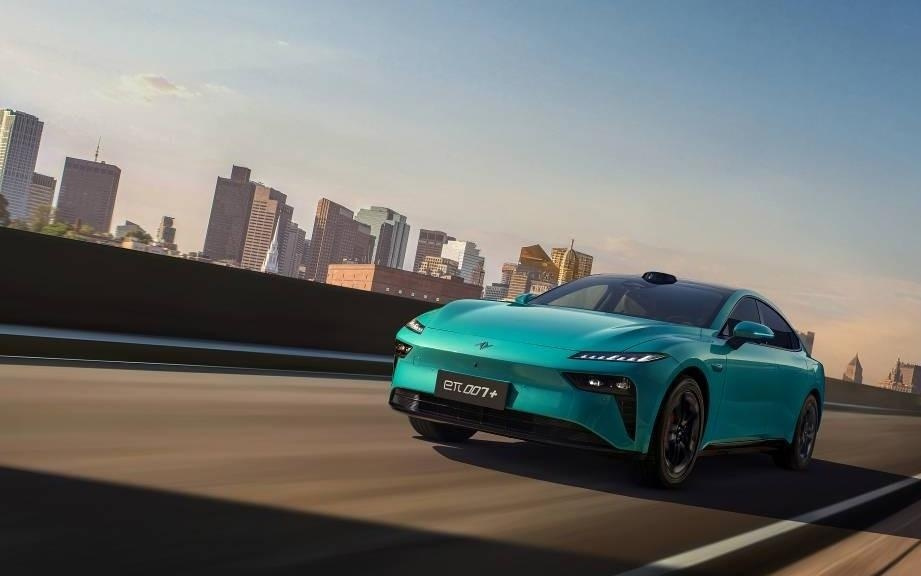 “半价小米”来了，奕派007+想做“年轻人的第一台四驱轿跑”