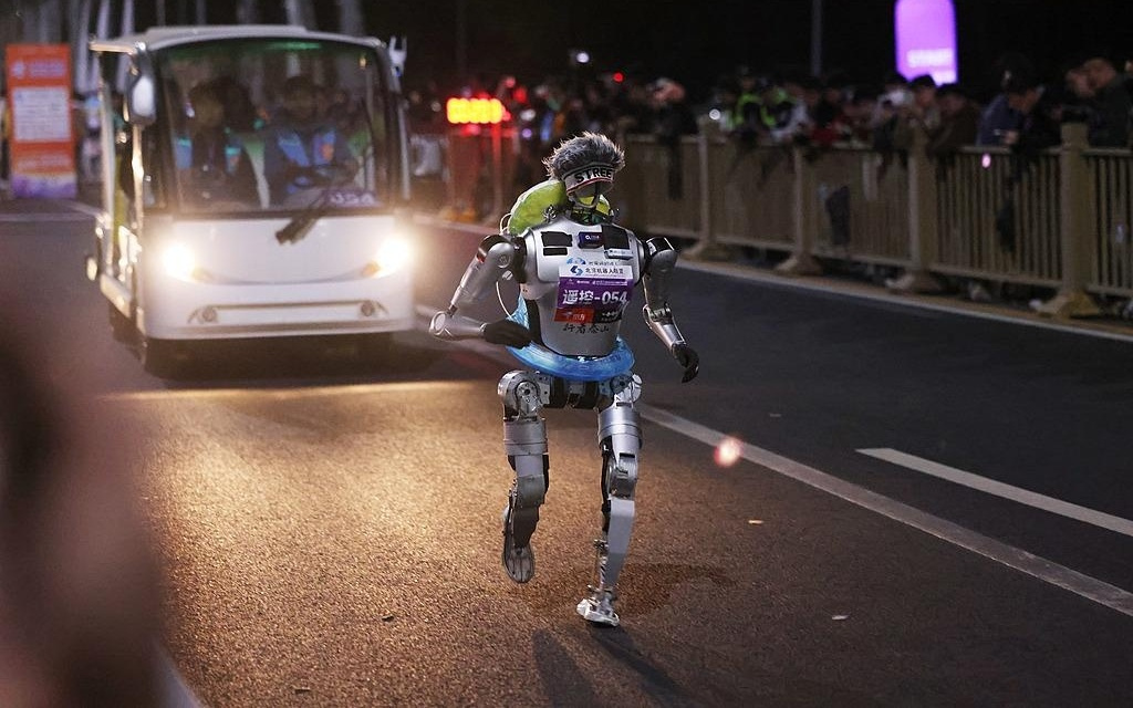 人形机器人半马明日开跑，这份比赛看点和队伍解析请收好