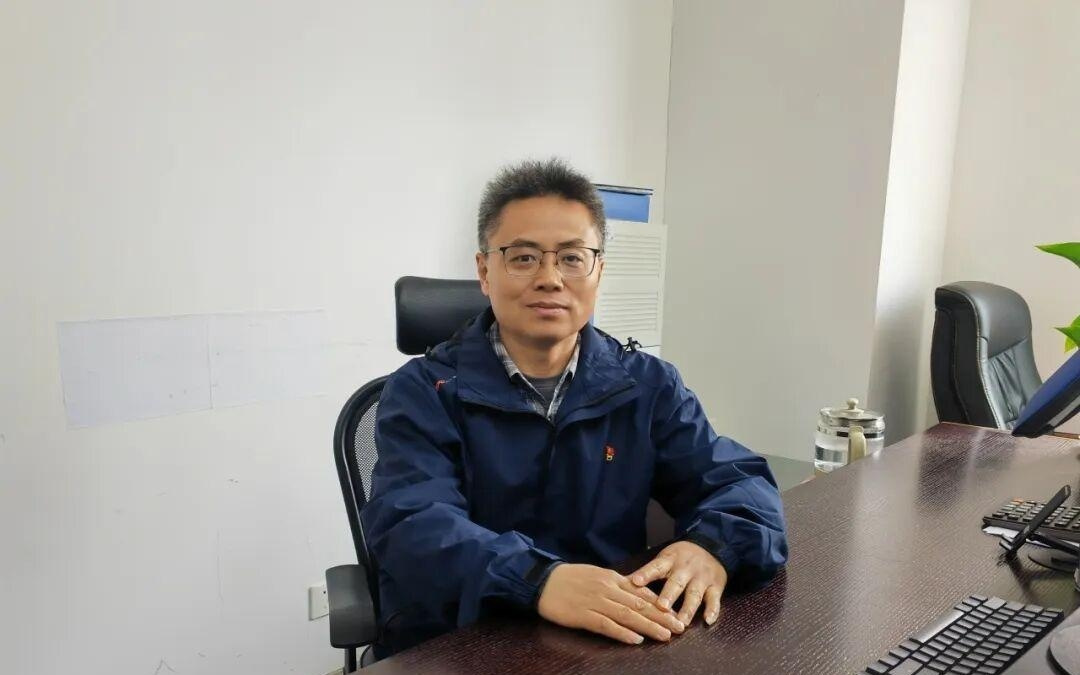 攻关激光钕玻璃三十三年，他为大科学装置锻造关键元件｜上海市先进工作者