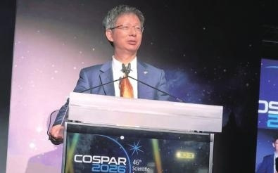王的行星,亮了
