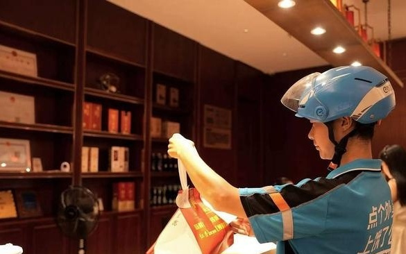 成都老牌餐饮逆袭 经典川菜借力线上平台迎来生意红利期丨新经济观察
