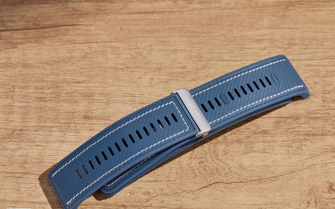 华为WATCH D2，业界唯一实现精准测血压的智能手表