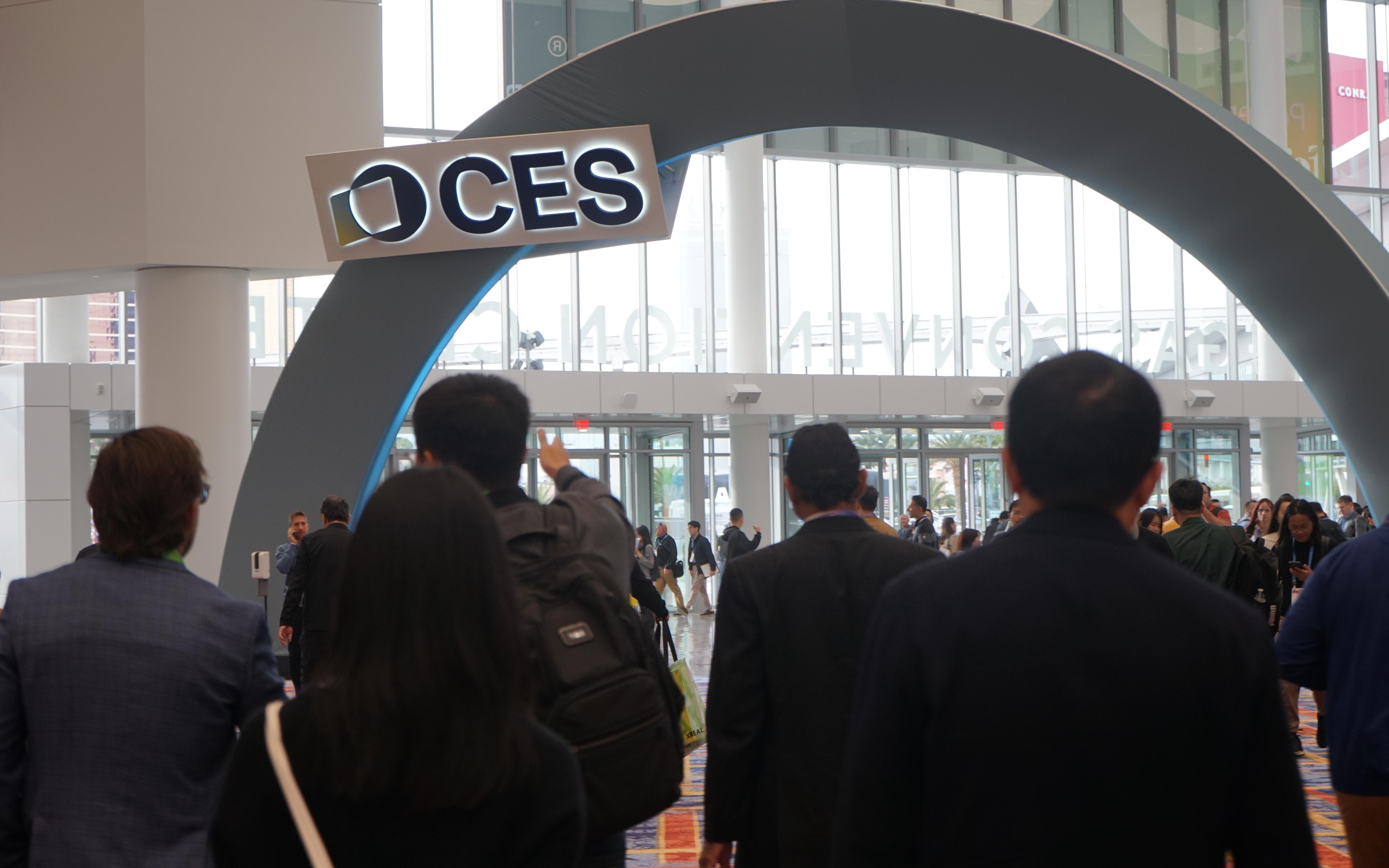 OpenAI融资超1200亿美元