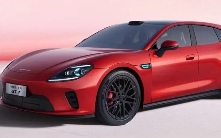 困在“AI”浪潮中的传统巨头