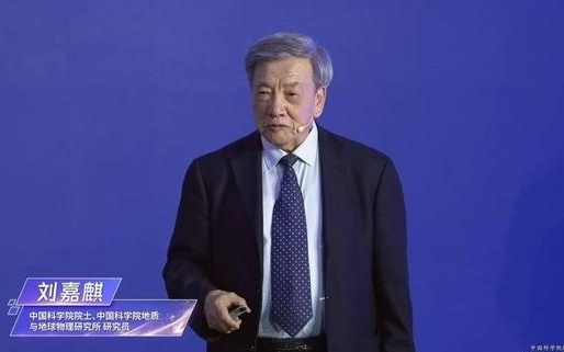 刘嘉麒:“在极地看到五星红旗很激动”丨科学家·马上回答