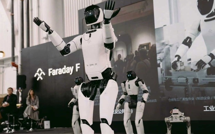 贾跃亭在美国发布人形机器人产品