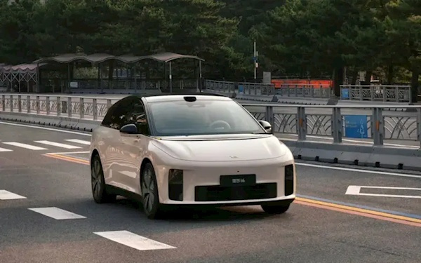 理想久违大爆款！第8万台i6正式下线：纯电路线能走通