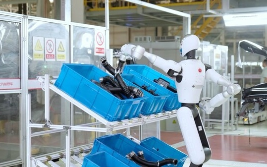 银河通用机器人拿下1000 台机器人订单，推进具身智能工业场景深度应用