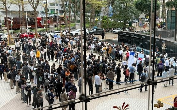 “鹅厂门口免费安装”近千人排队，爆火的“龙虾”究竟是什么？