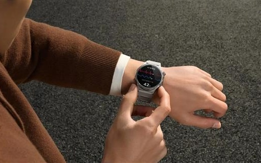 OPPO Watch X3寰月钛发布:支持无感高血压风险评估 2209.15元