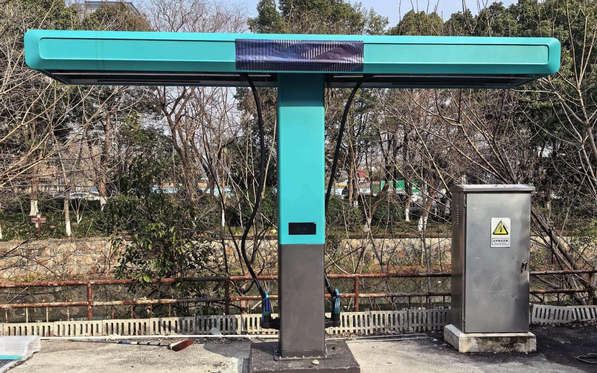 比亚迪大规模铺设兆瓦闪充桩:5分钟补能400公里