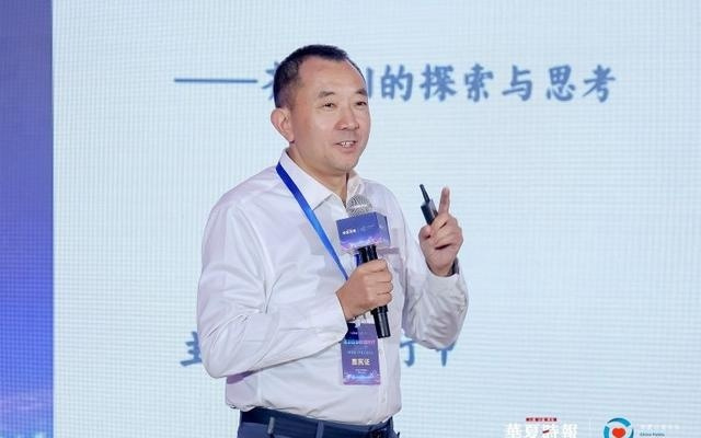 深圳市恒晖公益基金创始人陈行甲：AI是管道和助推器，疏通、引导“爱”的活水｜聚焦2025（第五届）华夏公益论坛