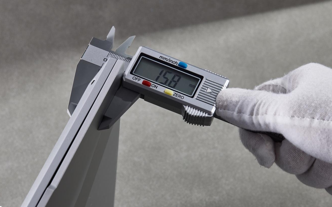 “轻”到不像实力派？慧天 X5 商用本评测：别被它的重量骗了