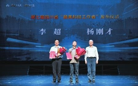 从戈壁滩出发，去亿万年前“看海”