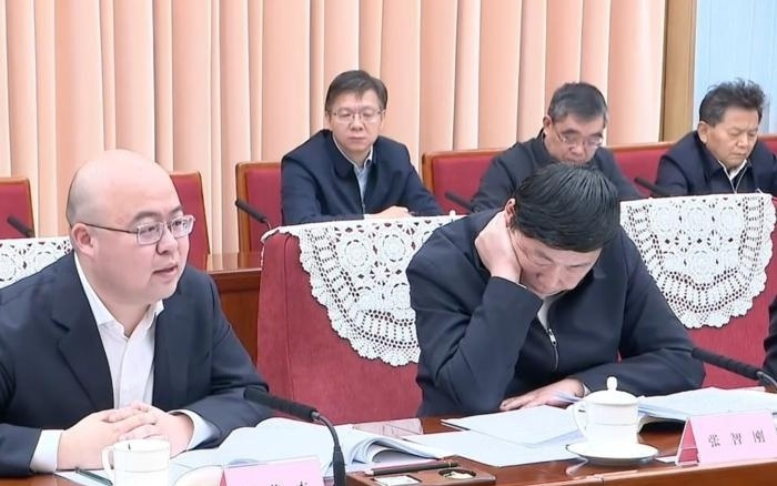 市值超2500亿港元大模型，跑1小时仅1美元，MiniMax首份财报炸场