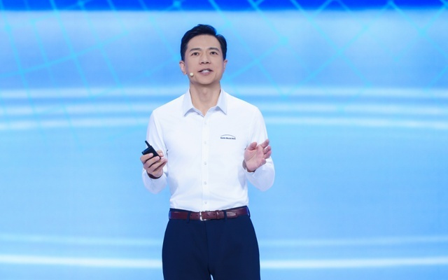 百度CEO李彦宏：当AI能力被内化，智能不再是成本而是生产力