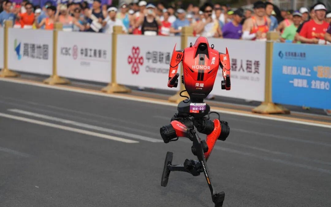 刚刚 | 太快了！累瘫了！被担架抬走！