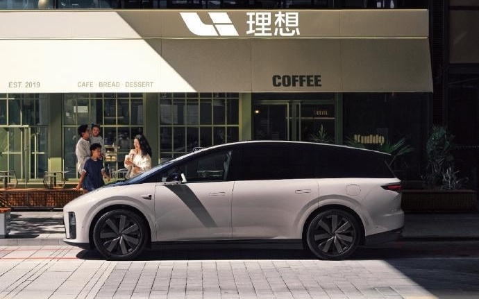 理想 i8 纯电 SUV 开启预订：预计售 35-40 万元，7 月 29 日发布