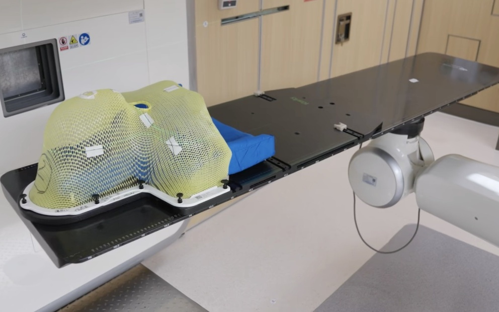 如何用粒子加速器做一把超高效的手术刀？