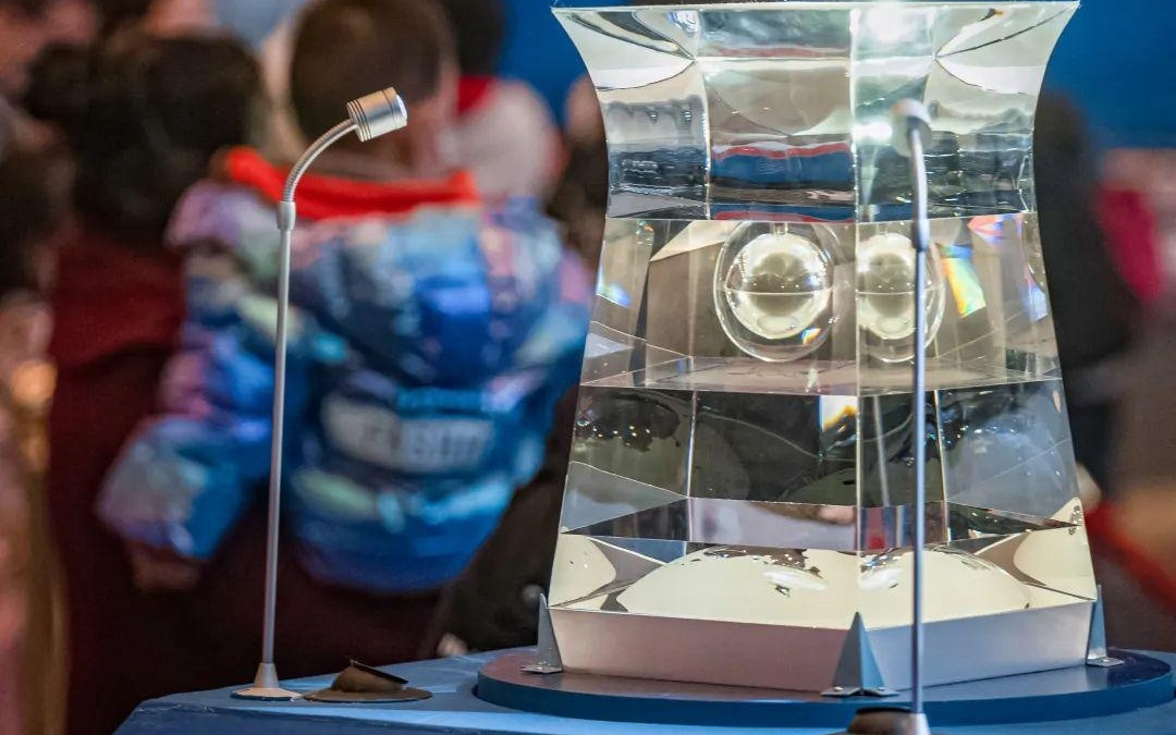 5年前的今天，“长五”送“嫦五” ，登月去取土！