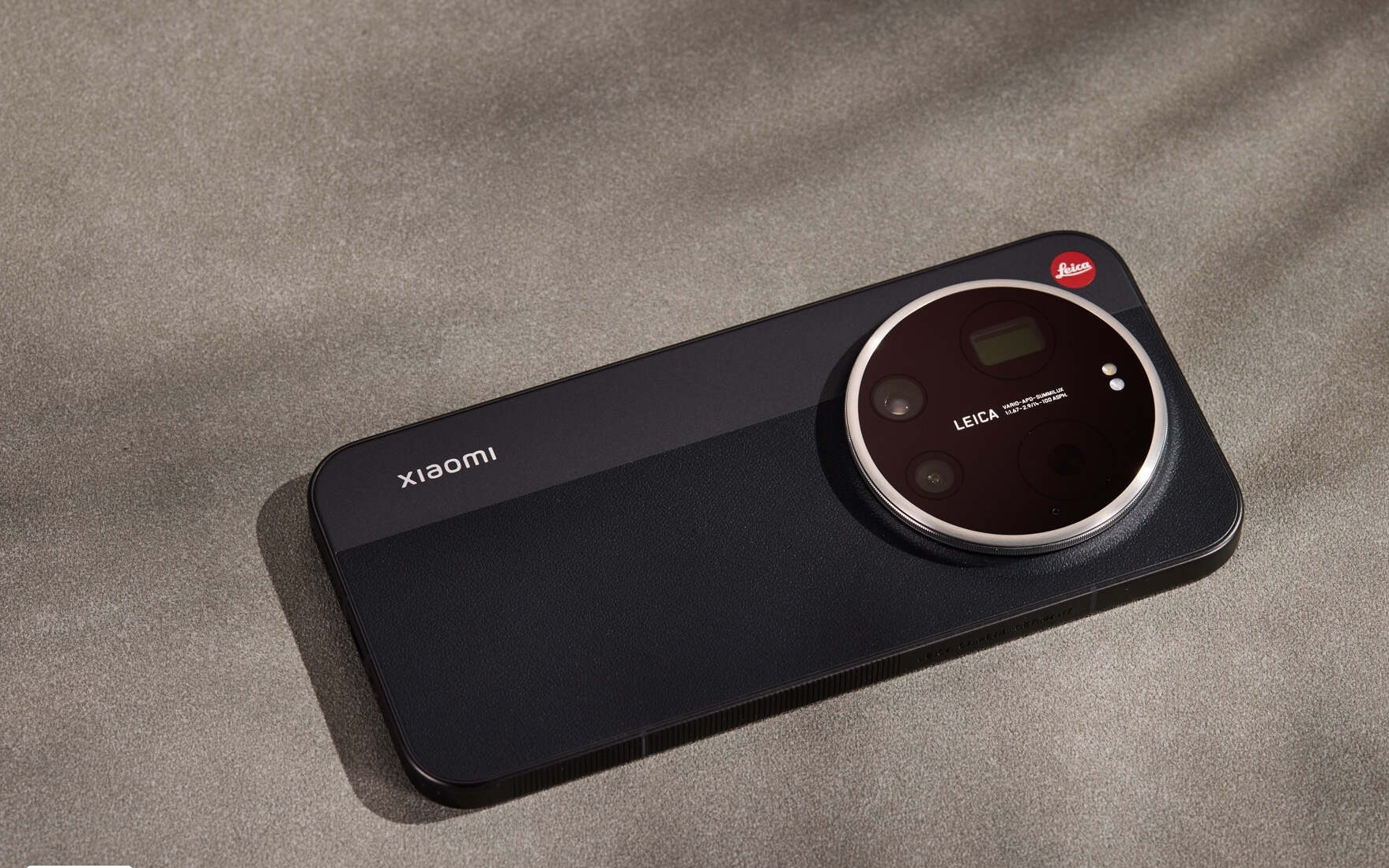 小米17 Ultra升级澎湃OS 3.0.15.0，徕卡一瞬1×点按变焦上线