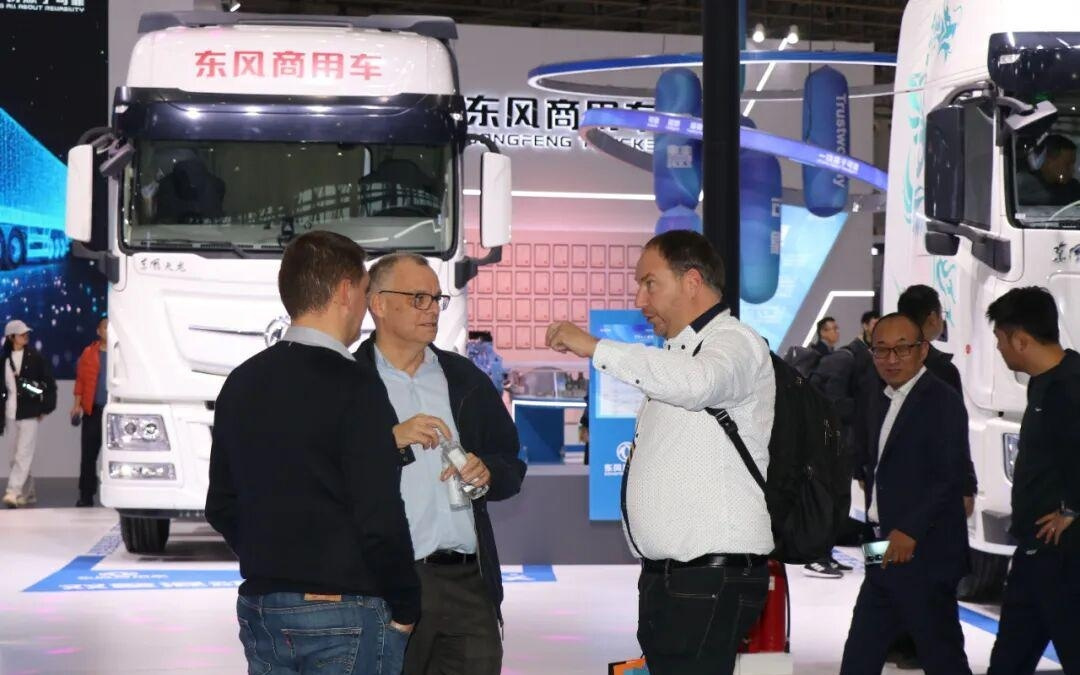 新能源、全球化驱动，中国商用车出海增幅领跑汽车产业链