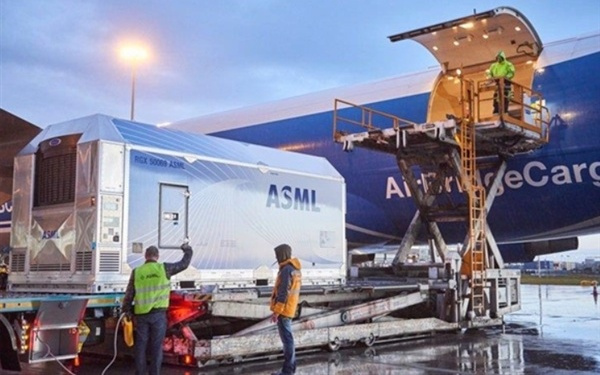 台积电三星松口气！ASML EUV路线图曝光：Low NA服役至2031年