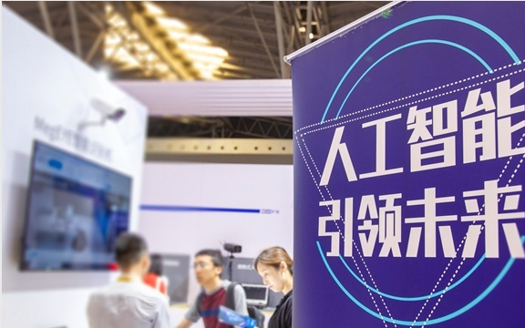 “AI双雄”相聚港交所，中国大模型进入上市分水岭