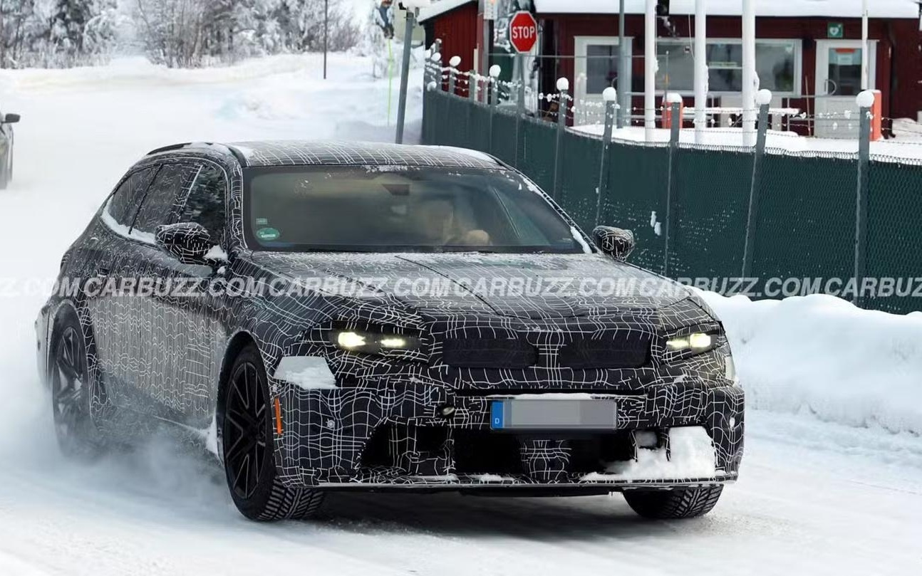 宝马M5 Tour旅行版改款路测图曝光：预估717马力