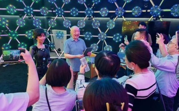 在沪全国人大代表专题调研：让AI更好赋能千行百业