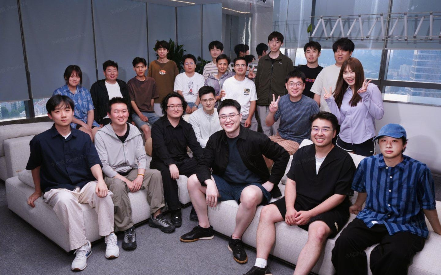上线首月吸引10万开发者,AnySearch 用专业数据重构AI搜索