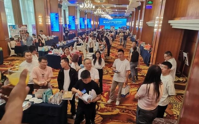 河南省民营经济发展服务中心携直播电商走进新疆助力疆货出疆