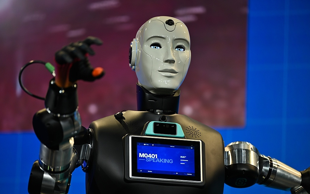 机器人企业骗局曝光：路演厅里上演“提线木偶”，聪明投资人也栽跟头