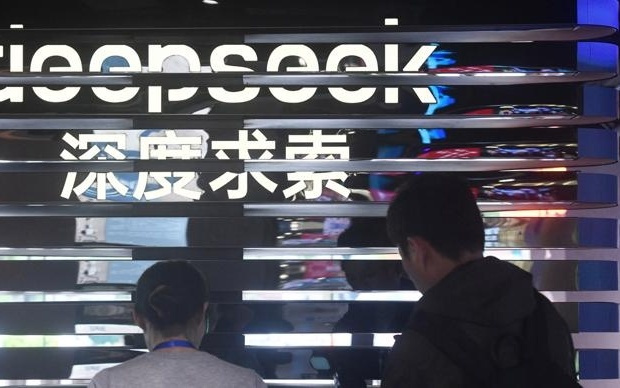 DeepSeek宕机创纪录,Sora关停止损,AI行业敲响“求生”警钟