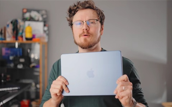 苹果用实力回击8GB内存不够用！玩家实测MacBook Neo同时打开60个应用依然流畅 Windows直接关机