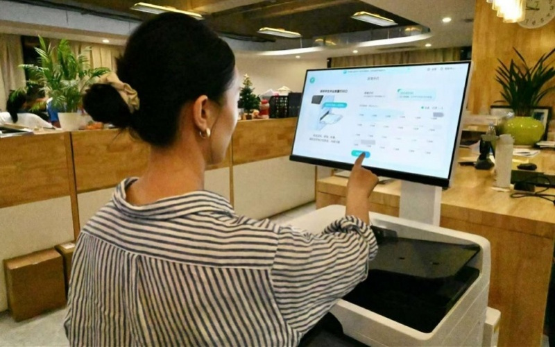 “养虾”遇上龙华教育！AI“数智分身”破解教学痛点