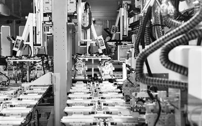 原料涨价施压 电池行业迎深度变革