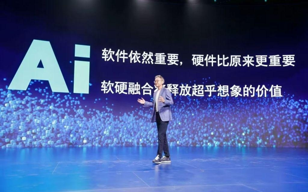 西门子中国董事长肖松:AI进工厂,成败关键不在“卷算法”