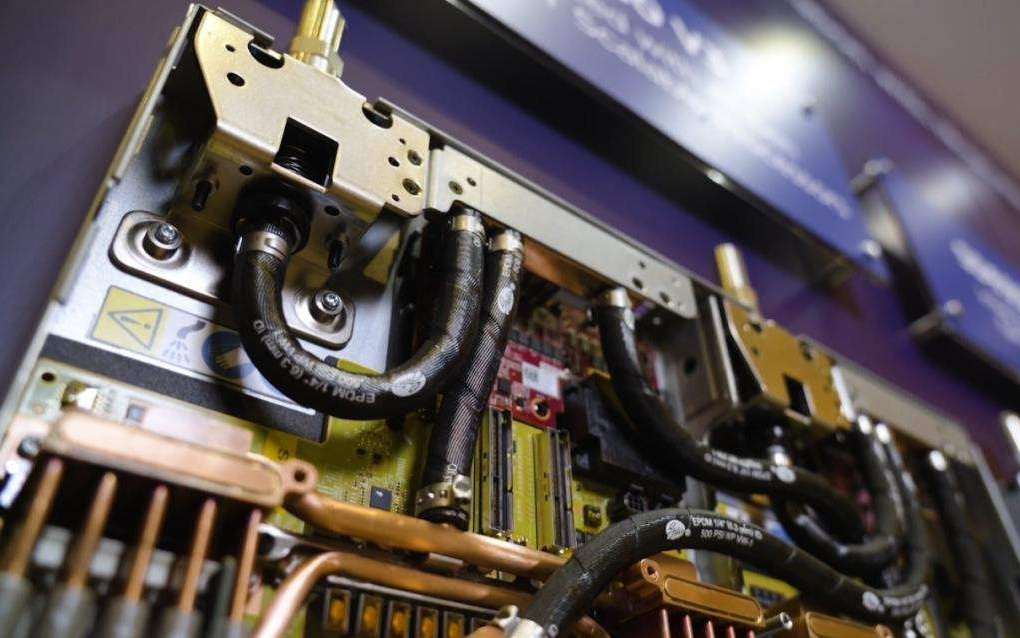 全球AI争霸背后的电力较量：能源焦虑与联想(00992)液冷的爆发式增长