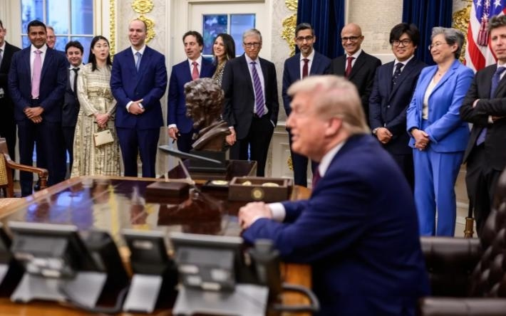 “白宫密会AI巨头,要这样赢中国”